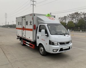 楚飞牌CLQ5040XRY6E型易燃液体厢式运输车